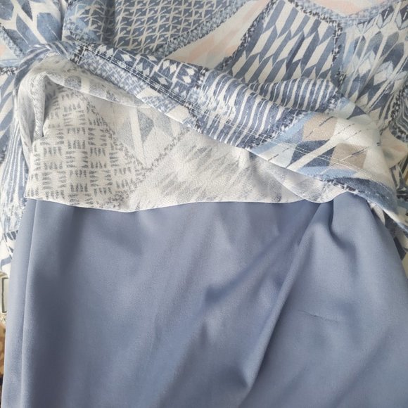 CHICO'S Women's Blue Abstract Print Sweater Light w/ Tank Top Underlay - Picture 10 of 11